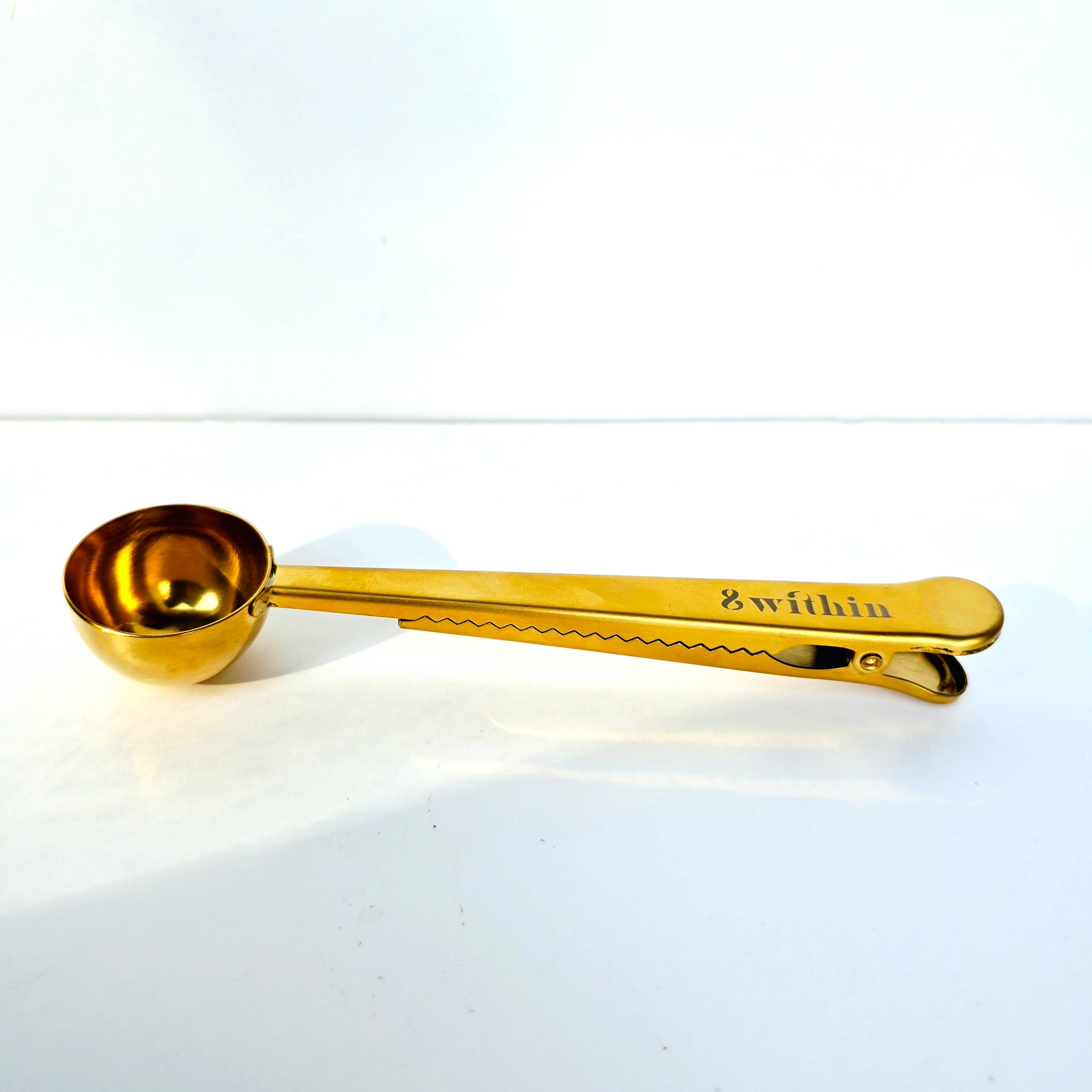 Golden Cacao Scoop with Clip